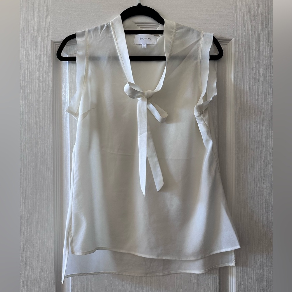 Sleeveless Blouse with tie detail